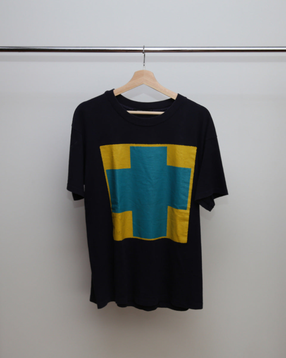 UNDERCOVER ORIGINIAL BLUE CROSS TEE