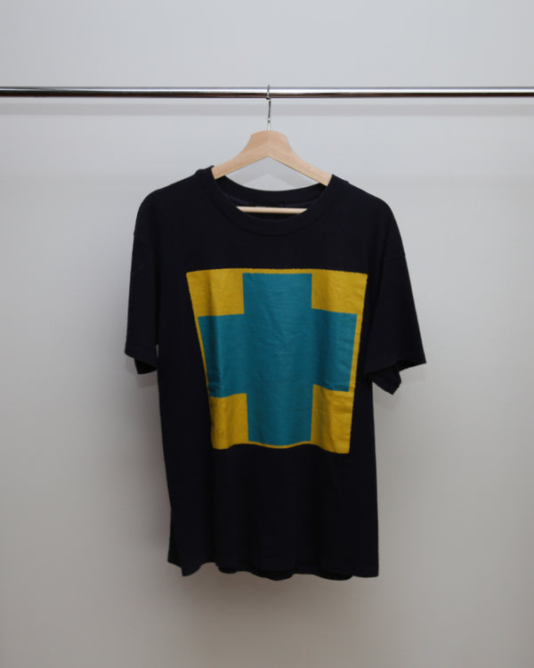 UNDERCOVER ORIGINIAL BLUE CROSS TEE